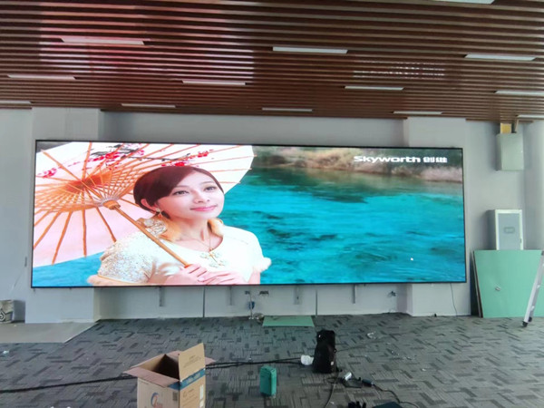 兴城P1.53led小间距屏安装案例